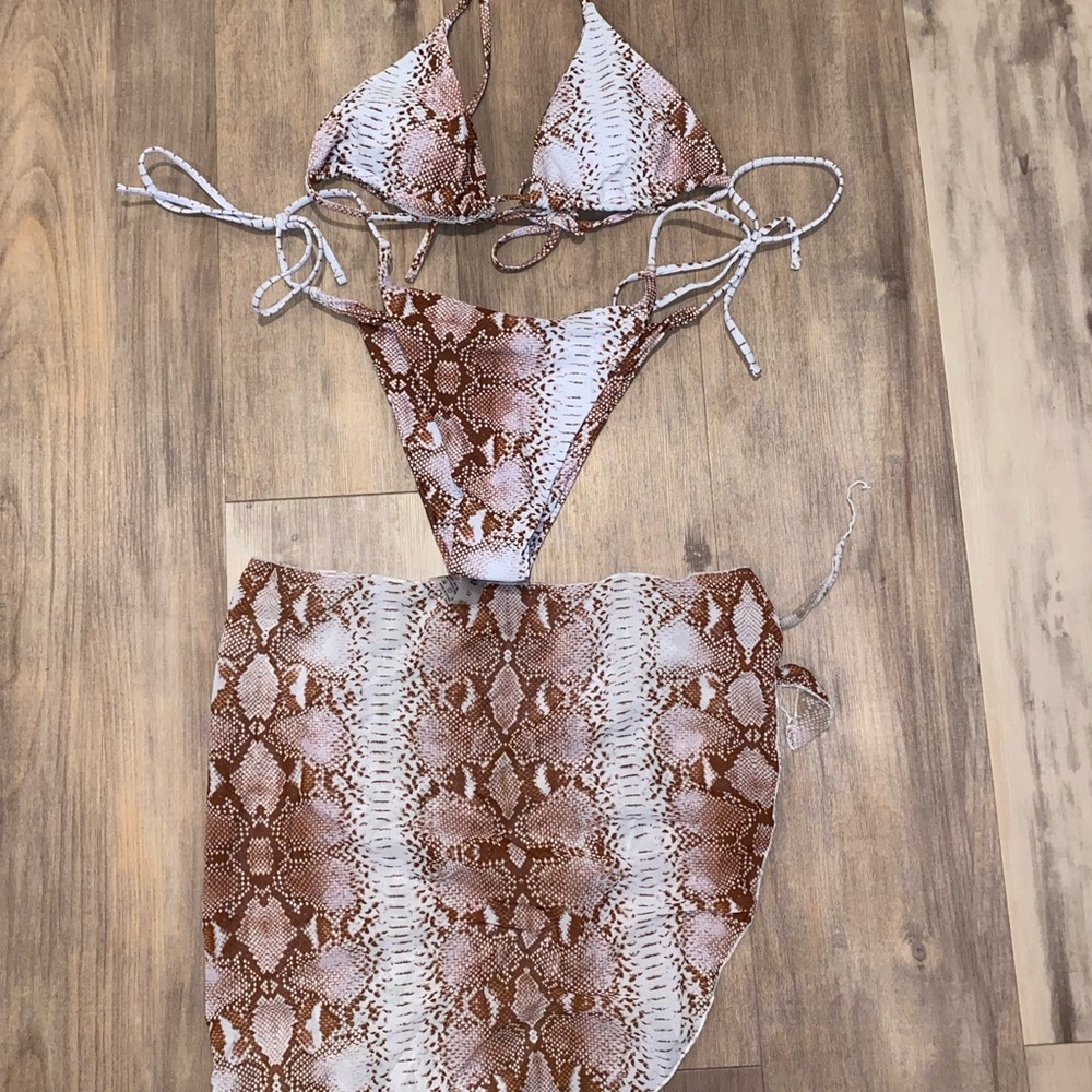 NEVER WORN 3 piece bikini swim set - Picture 2 of 4